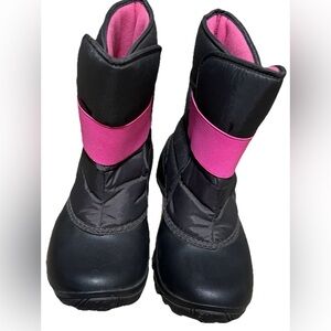 Columbia Youth Snow Boots in Black and Pink